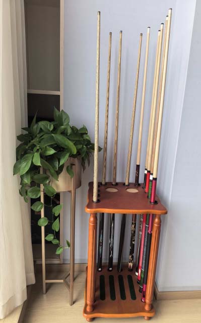 snnoker cue and American pool cue