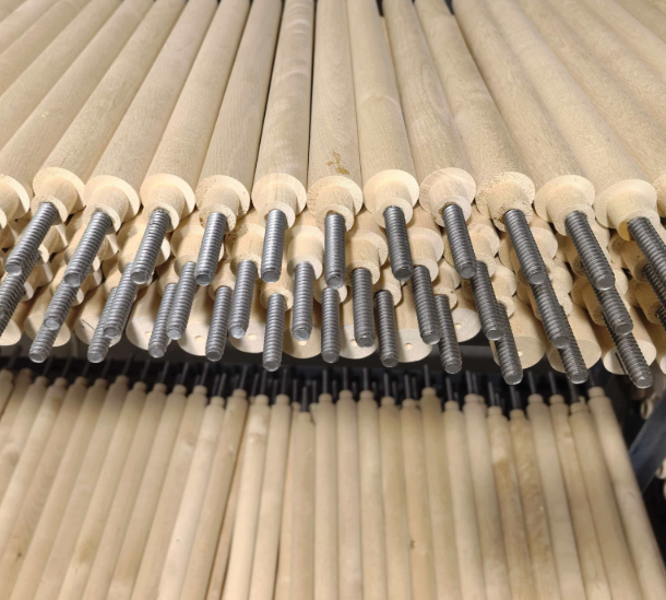 Auxiliary wooden handle tool for cue butt joint gluing in Ou Jiong factory
